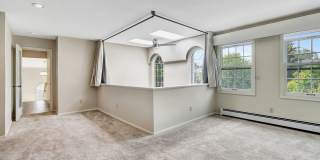 Spacious and bright condo located in a quiet area that boasts the perfect combination of style and comfort. Gallery 21