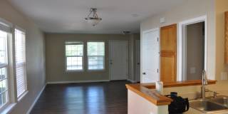 Stunning Town home in Mid Town! Gallery 4