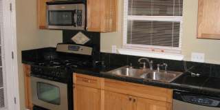 UT PRE-LEASE: North Campus 6 bed / 3 bath Remodel, High-End Kitchen Features SS Appliances, Wood Floors, Updated Bathrooms Gallery 3