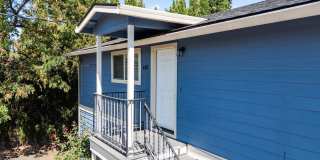 Convenient Upstairs Apartment Convenient Upstairs Apartment Gallery 9