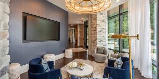 Pearl Rosemont Gallery 16