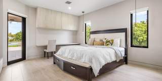 11173 Manatee Gallery 33