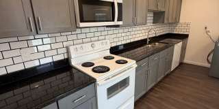 Newly Renovated 1 Bedroom Apartment! Gallery 1