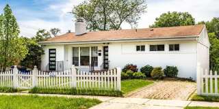 9724 ADMIRALTY Drive Gallery 30