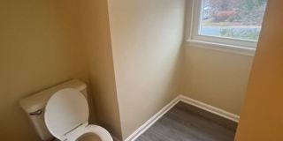 LOVELY CAPE COD WITH 4 BEDS, 2 BATHS AND GARAGE Gallery 23