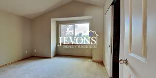 Charming two-story condo with two master suites - Pet Friendly! Gallery 21