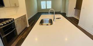Room in 4 Bedroom Townhome at Arbor Loop Dr Gallery 9