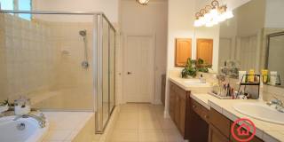Elegant 3BD/2BA Home with Office Space in Bakersfield's Desirable 93312 — HOA Community, Gardener Included & Pets Welcome! Gallery 13