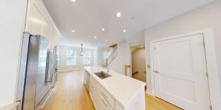Fresh and Updated - 4 LEVEL ELEVATOR 4/4.5 TH Fresh and Updated - 4 LEVEL ELEVATOR 4/4.5 TH Gallery 1