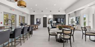 Magnolia at Powell Gallery 21