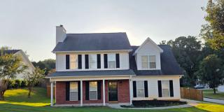 Updated 4 bed 2.5 bath located in Hiram Gallery 1