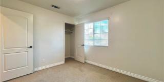 1672 E Harvard Gallery 25