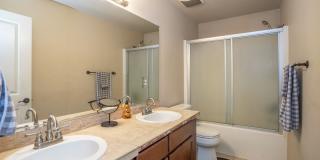 Spacious 4-Bedroom Home in The Oaks with Fenced Yard Spacious 4-Bedroom Home in The Oaks with Fenced Yard Gallery 26