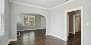 Large 2BR/1BA Downtown Home Walking Distance to Forsyth Park and Daffin Park Gallery 5