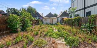 Highlands 3BR Rental – In-Unit Laundry, Storage & Outdoor Space Gallery 20