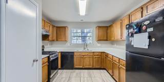 Charming 3/2/2 with Private Fenced Backyard! Gallery 10
