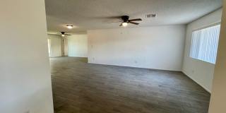 4 Bedroom in Mountain View-11348 E 24th Ln Gallery 3