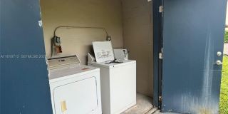 100 NE 78th St Gallery 15