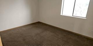 Large 1 bed with washer and dryer hookup Gallery 6