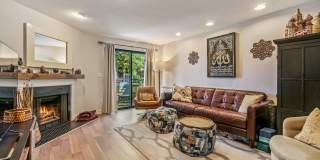 2+ Bed 2.5 Bath East Madison Townhouse Gallery 10