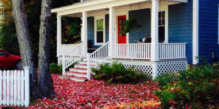 Charming 2 Bed 1 Bath Gallery 1