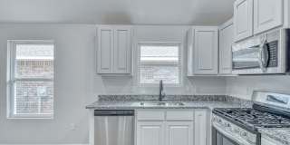 Brand New Construction in Varenna Landing! Gallery 10