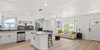 Room in 3 Bedroom Home at Peeples St SW Gallery 6