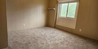 Highlands 1 Bedroom 1 Bath w/ Yard and Laundry! Gallery 78