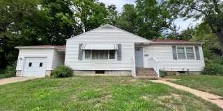 Centrally Located Single Famliy Home! Gallery 1
