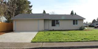 3 bedroom 1 bath home in Hillsboro near Max line Gallery 1