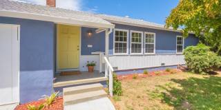 Beautiful Three Bedroom Home in Fruitridge Manor Gallery 1