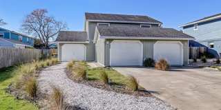 2 Blocks from the Beach! Gallery 1