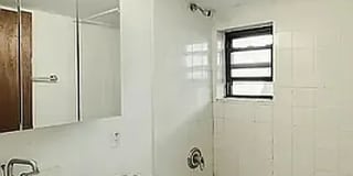 29 7th Avenue South Gallery 3