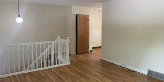 Mid-Town Single Family Home w/ Spacious Fenced Yard Gallery 5