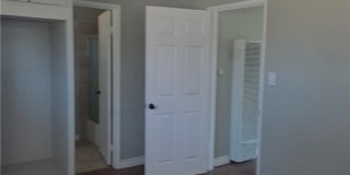 610 W Grand Gallery 6
