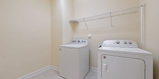 Available June 1!! Beautiful and Bright 4 Bedroom + 2.5 bath home with Loft & Open Floor Plan! Gallery 15