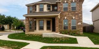 Pet-Friendly 3Bed/2.5Bath Corner-Lot Home in Hunters Pond Gallery 1
