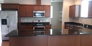 Newer Construction---7 Bedroom Available for Prelease in York Neighborhood! With a Signed Lease Receive a $2,000 gift card !!! Gallery 3