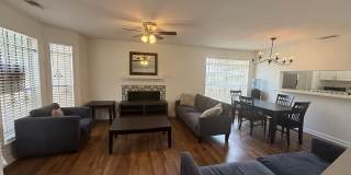 2BD 2.5BA FURNISHED CONDO WITH WATER INCLUDED Gallery 1