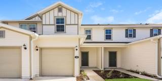 Spacious Townhome Now Available! 3 Bed/2.5 Bath, Lawncare Included, Garage, Near Treaty Part! Gallery 1