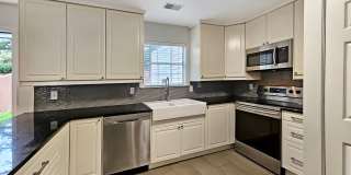 COMING SOON: Beautifully Updated 2/2.5 Townhome Near Truist Park Gallery 25