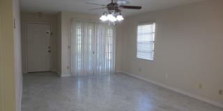 2br/2ba Duplex with Lakeview Gallery 9