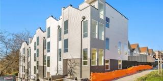 Charming 3BR Townhome in Seattle Gallery 1