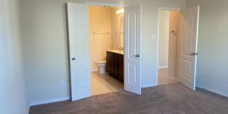 4 BEDROOM, SHORT TERM LEASE AVAILABLE Gallery 25