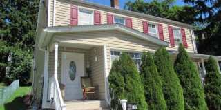 137 Thompson Ave Gallery 1