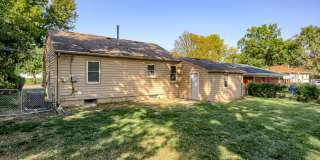 2 Bedroom With Oversized Garage & Prime Location Near 90th & Blondo!! Gallery 21