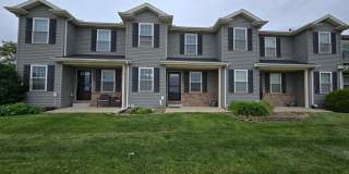 2 Bedroom Townhome in Normal Gallery 1