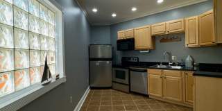 Charming 2Bed/2.5Bath in Washington Vilage - Extra Space in the Basement Gallery 13