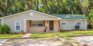 4 Bed 2 Bath Located Near the Stadium 4 Bed 2 Bath Located Near the Stadium Gallery 1