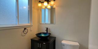 Short walk to the Beach / Available Now / Pets Welcome Gallery 7